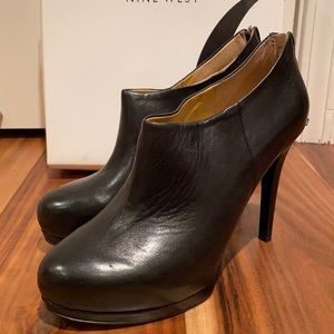 Women’s heel booties